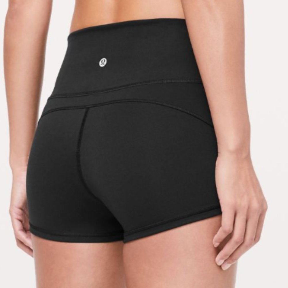 Black Size 6** lululemon "In Movement High-Rise Short 2.5 *Everlux "